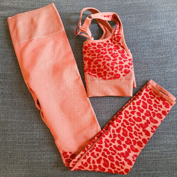Fabletics Leopard Set - Picture 1 of 4